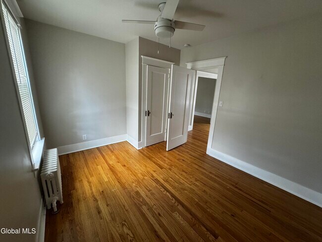 Building Photo - 122 Pinewoods Ave