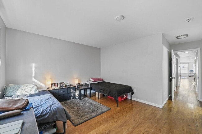 Building Photo - 347 Palisade Ave
