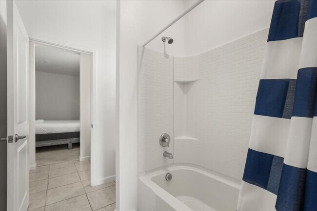 Building Photo - 301 Ballo Dr