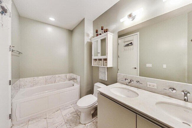 Building Photo - 600 N Fairbanks Ct