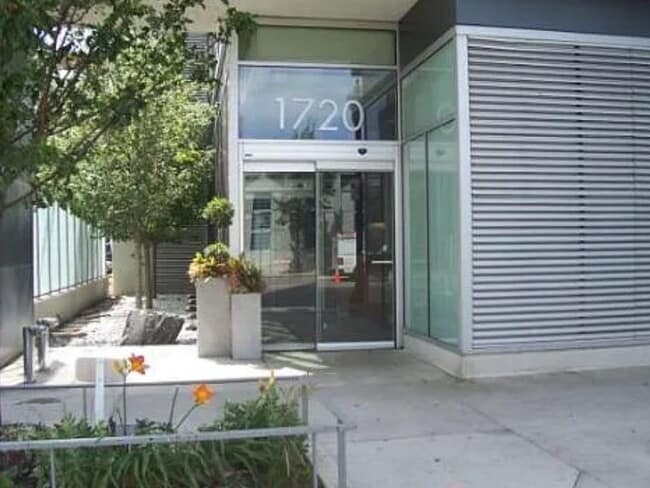 Building Photo - 1720 S Michigan Ave