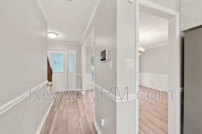 Building Photo - 511 Adams Mill Ln