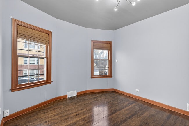 Building Photo - 1657 N Harding Ave