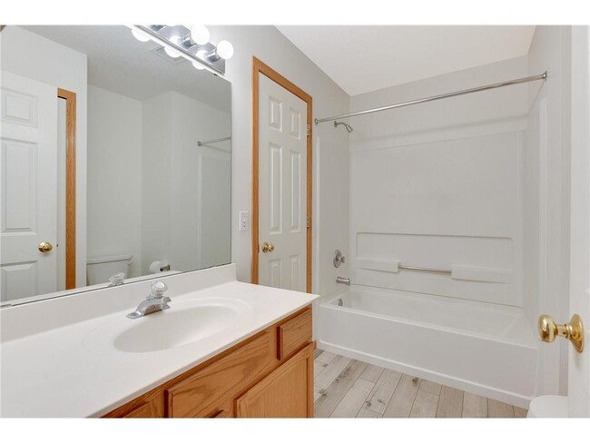 Building Photo - 15921 Finch Ln