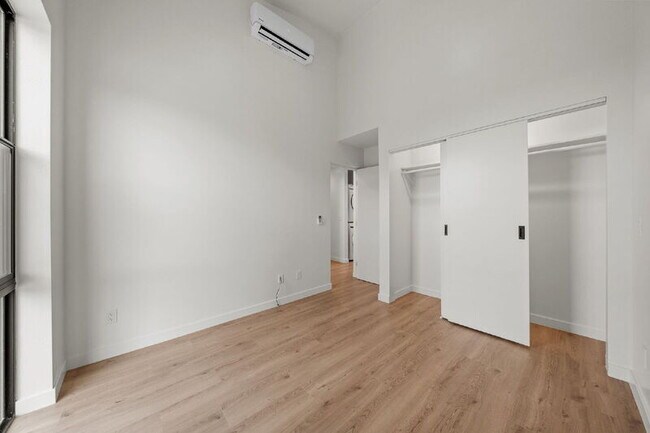 Building Photo - 2664 L St