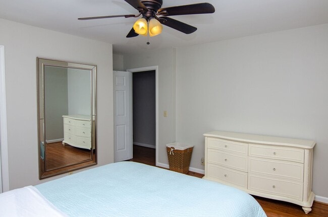 Building Photo - 306 Wedgewood Ct