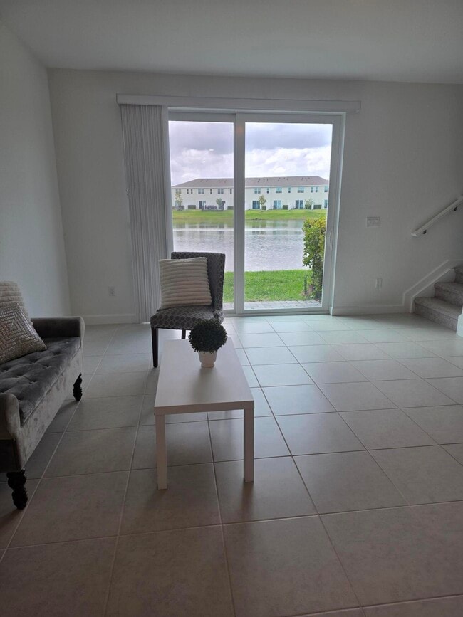 Building Photo - 512 Rivergrass St