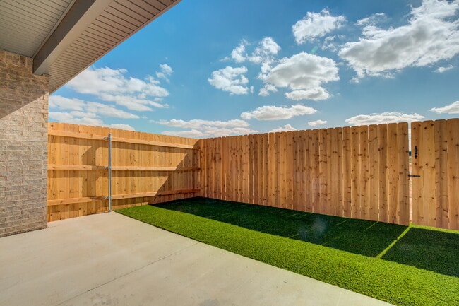 Building Photo - Brand new townhomes in Frenship East!