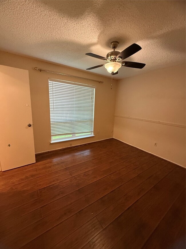 Building Photo - 4027 Summit Valley Dr