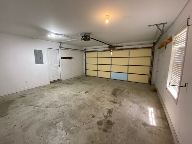 Building Photo - 5210 Red Valley Rd