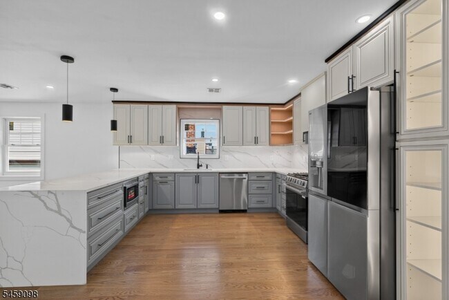 Building Photo - 144 N 14th St