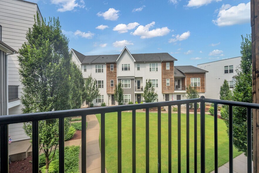 Building Photo - 504 Vernon Cir