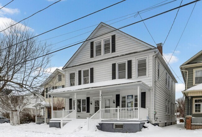 Building Photo - 398-400 N. Maple Ave