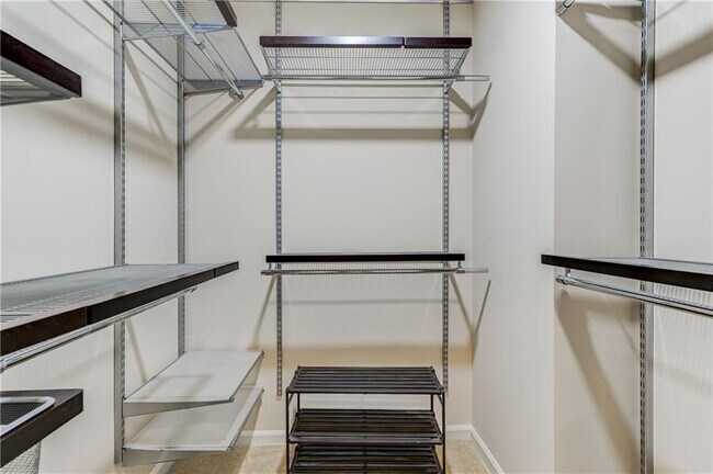 Building Photo - 2745 Lenox Rd NE