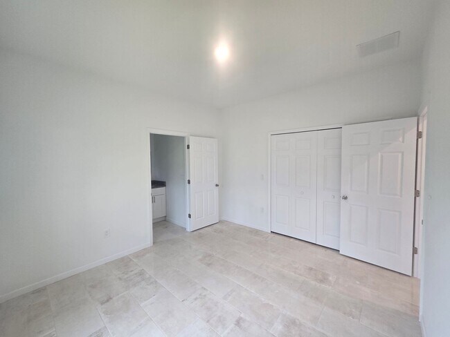 Building Photo - Brand New 2/2/1- SW Lehigh Acres