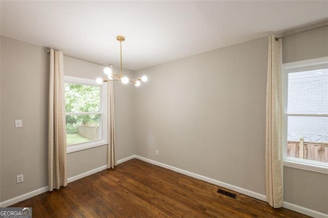 Building Photo - 1565 Overland Terrace SE
