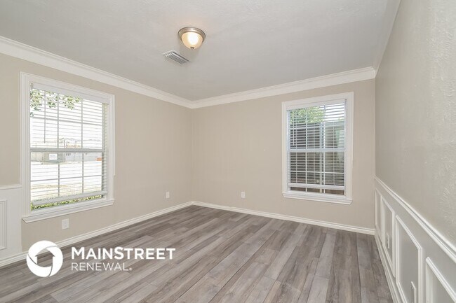Building Photo - 808 22nd St