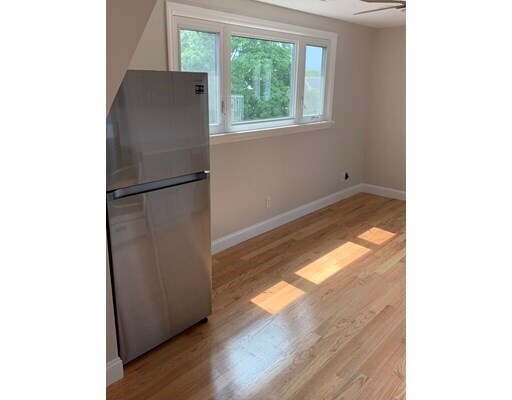 Building Photo - 81 Newton St