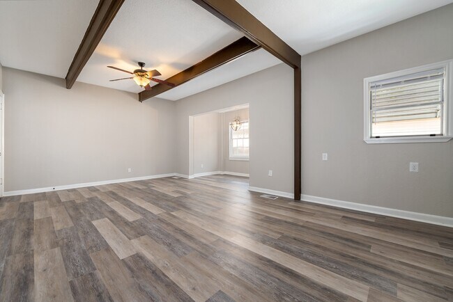 Building Photo - 216 Redan St