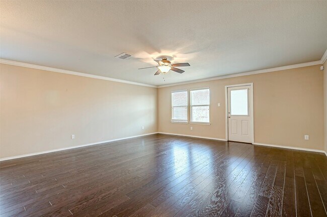 Building Photo - 120 Abelia Dr