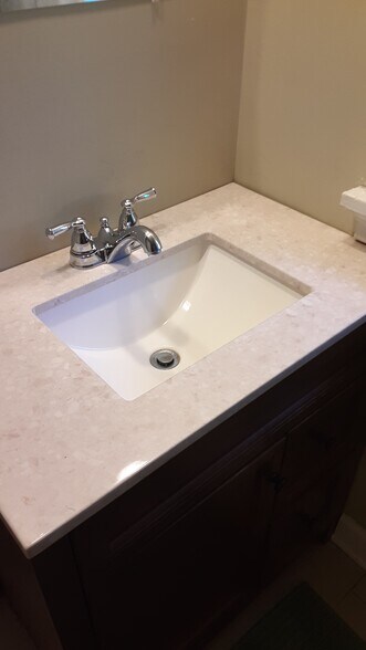 Building Photo - 2020 Highland Ave