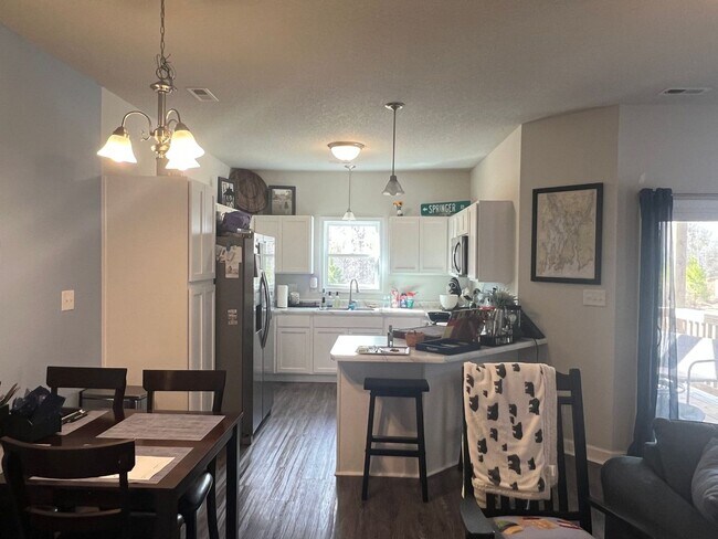 Building Photo - 208 Shallowbag Bay Ln