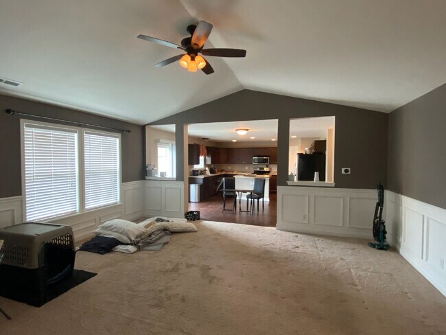 Building Photo - 6750 Woodcrest Dr