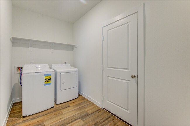 Building Photo - 9043 Rose Water Trl