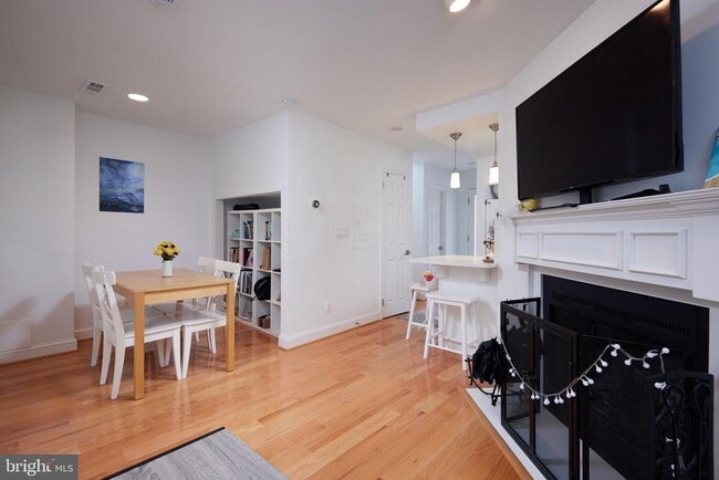 Building Photo - 1124 25th St NW