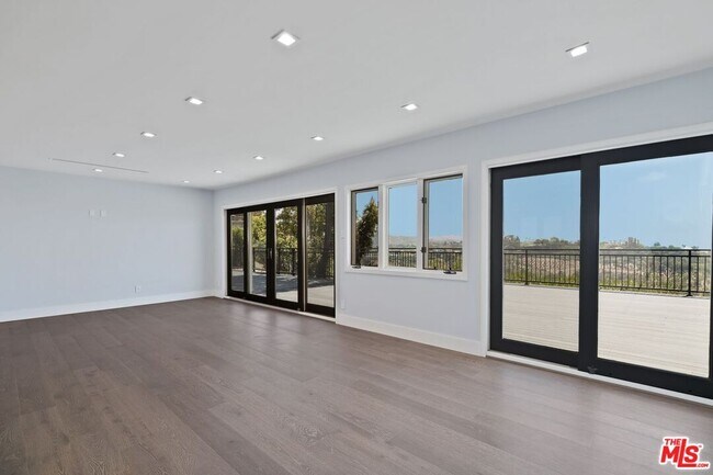 Building Photo - 1256 Stradella Rd