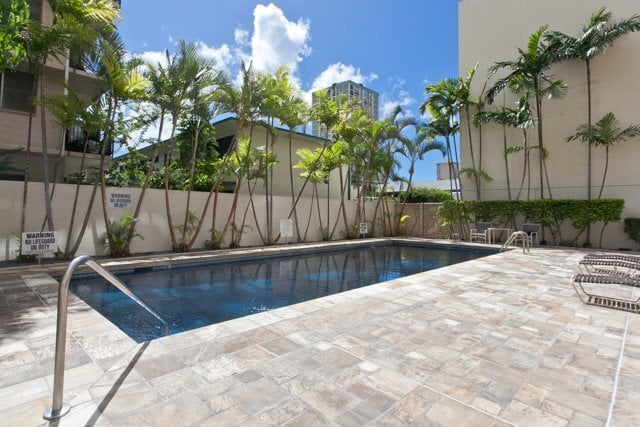 Building Photo - KAPIOLANI 2 Bedroom - Spacious and Bright ...