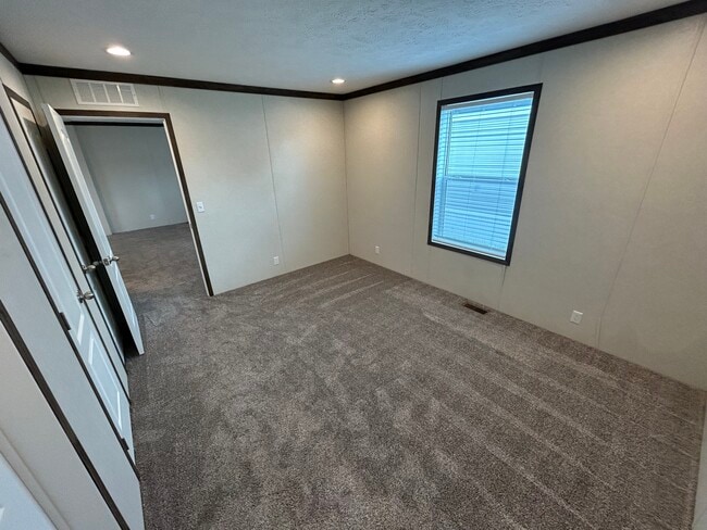 Building Photo - 11338 Mill Creek