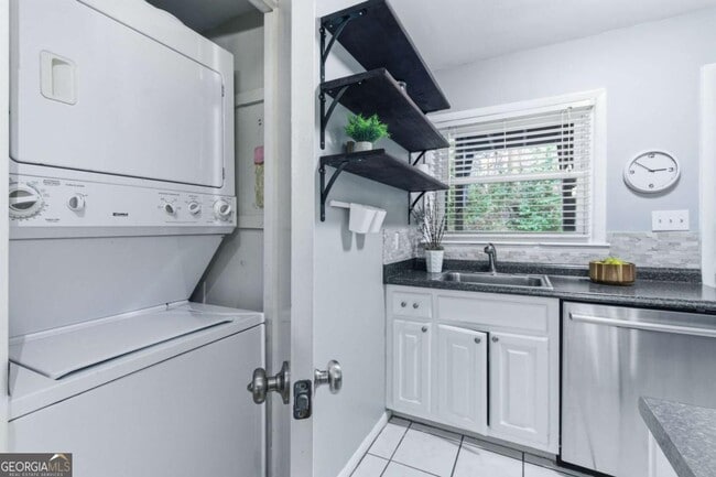 Building Photo - 1010 Scott Blvd