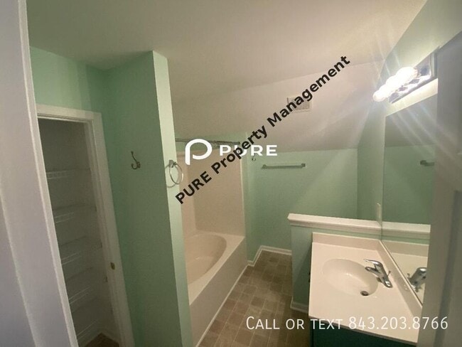 Building Photo - 1221 Wando Shores Dr