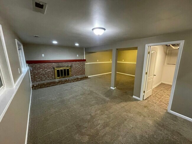 Building Photo - 6630 Cordova Dr