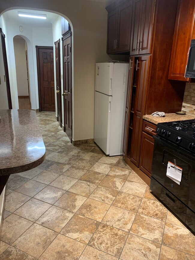 Building Photo - 101-46-146 95th St