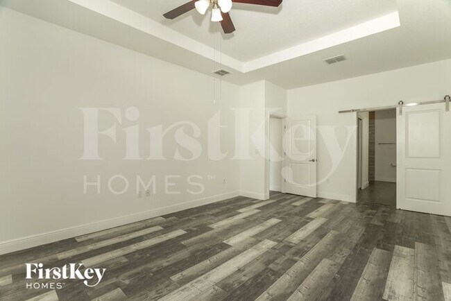 Building Photo - 301 Cimarron Ct