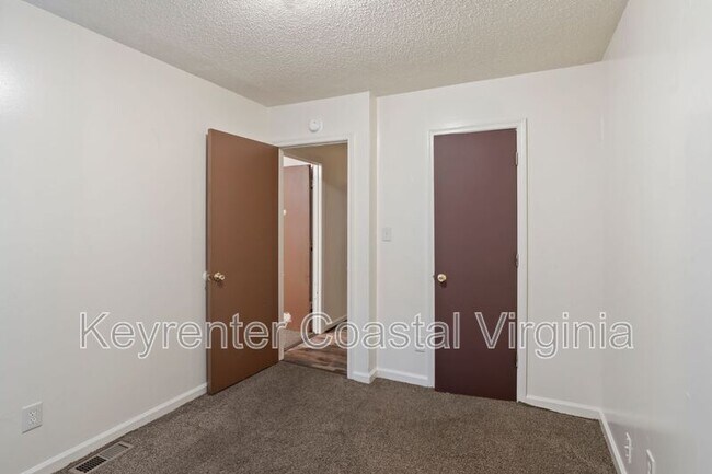 Building Photo - 2108 Madison Ave