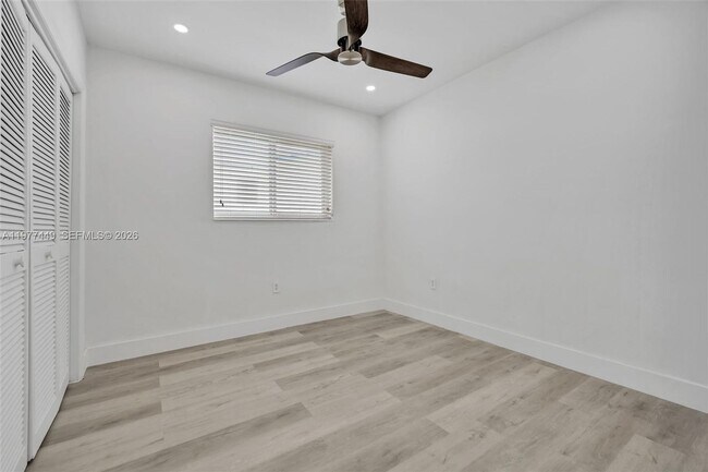 Building Photo - 1401 NE 152nd St