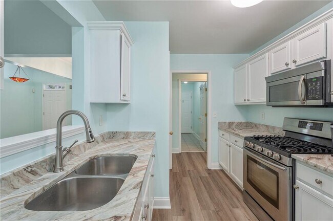 Building Photo - 6640 Autumn Hills Dr