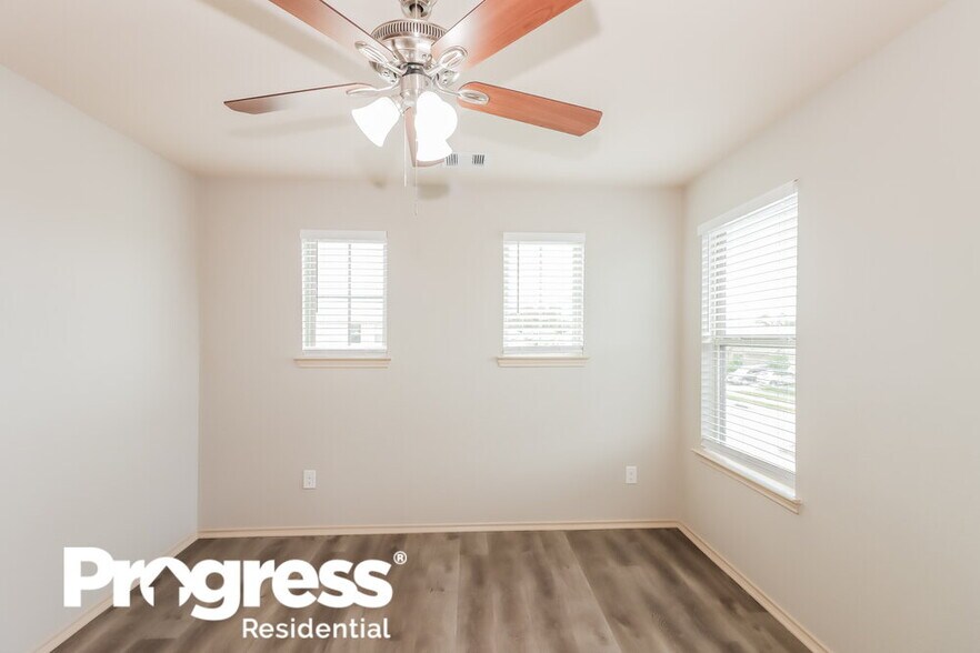 Building Photo - 23139 Robbers Nest Dr