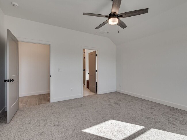 Building Photo - Brand New Home in Noble!