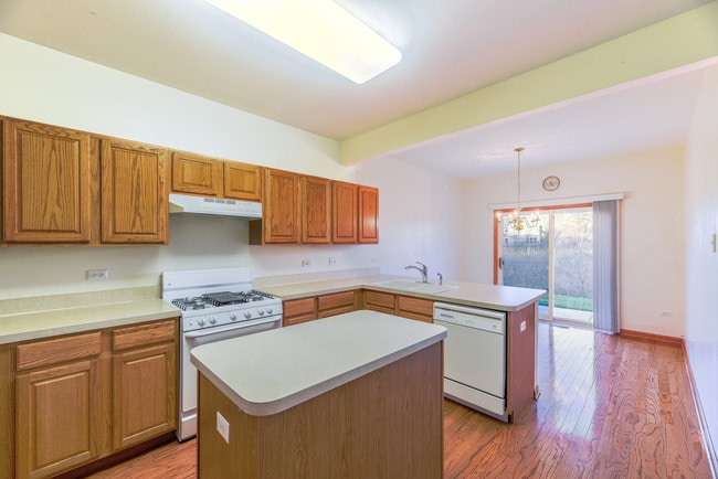 Building Photo - 1623 S Candlestick Way