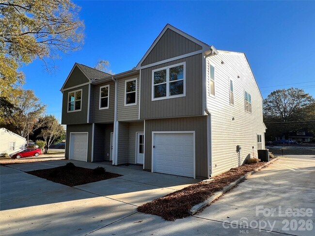 Building Photo - 574 N Broad St