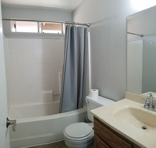 Building Photo - Spacious 3 bd/2ba 2 story Condo In San Marcos