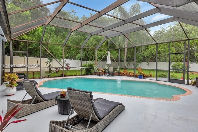 Building Photo - 1800 Water Ridge Dr