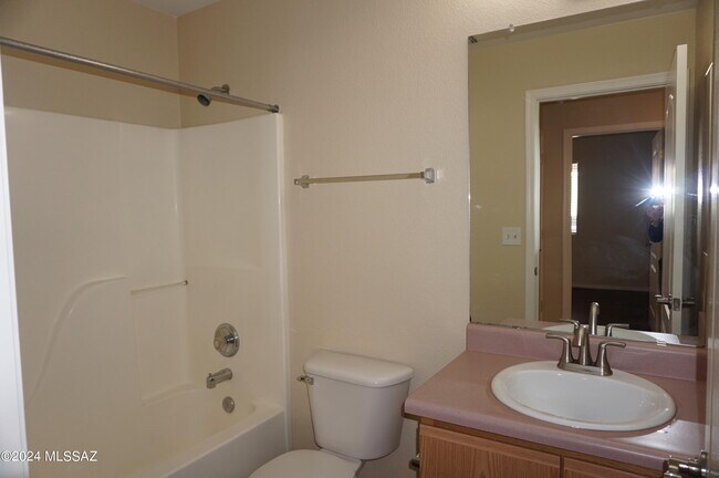 Building Photo - 2201 S St Suzanne Dr