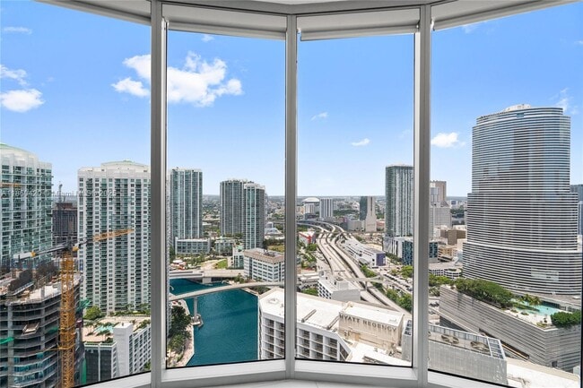 Building Photo - 200 Biscayne Blvd Way