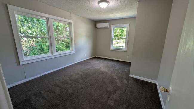 Building Photo - 515 W Gault St