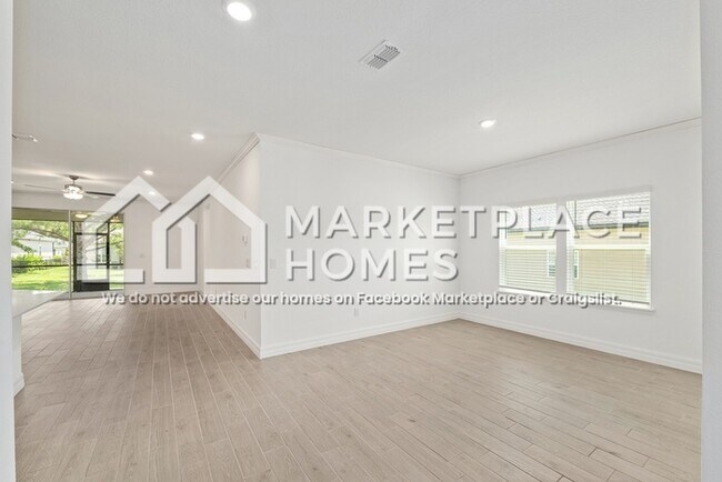 Building Photo - 1355 SE 43rd Rd